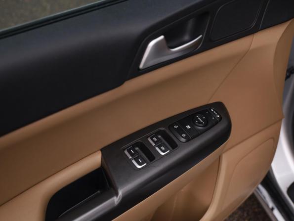 Kia Sportage IV Рестайлинг с пробегом 2019 года, цена 2 449 000 рублей, 108000 км, внедорожник, Автокод Объявления