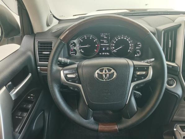 Toyota Land Cruiser 200 Series Рестайлинг 2 с пробегом 2017 года, цена 6 790 000 рублей, 221575 км, внедорожник, Автокод Объявления