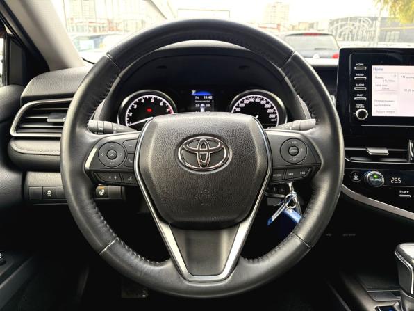Toyota Camry VIII (XV70) Рестайлинг с пробегом 2022 года, цена 3 690 000 рублей, 23300 км, седан, Автокод Объявления
