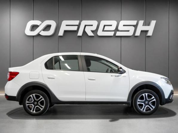 Renault Logan II Рестайлинг с пробегом 2022 года, цена 1 360 000 рублей, 43226 км, седан, Автокод Объявления
