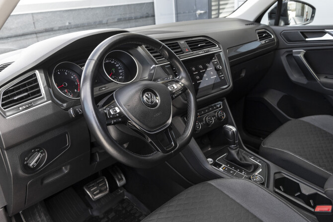 Volkswagen Tiguan II с пробегом 2018 года, цена 2 323 000 рублей, 133000 км, внедорожник, Автокод Объявления