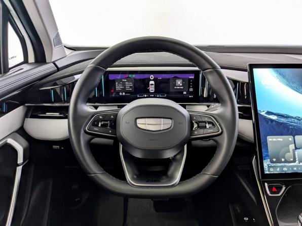 Geely Atlas II с пробегом 2024 года, цена 2 600 000 рублей, 67160 км, внедорожник, Автокод Объявления