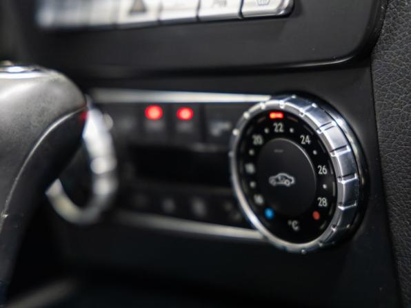 Mercedes-Benz C-Класс III (W204) Рестайлинг с пробегом 2012 года, цена 1 408 000 рублей, 229294 км, седан, Автокод Объявления