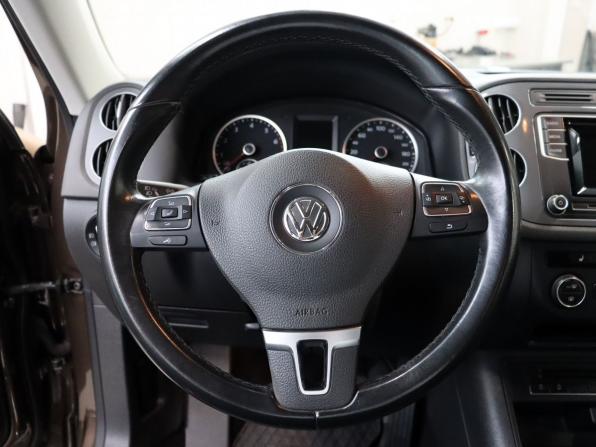 Volkswagen Tiguan I Рестайлинг с пробегом 2016 года, цена 1 570 000 рублей, 105000 км, внедорожник, Автокод Объявления