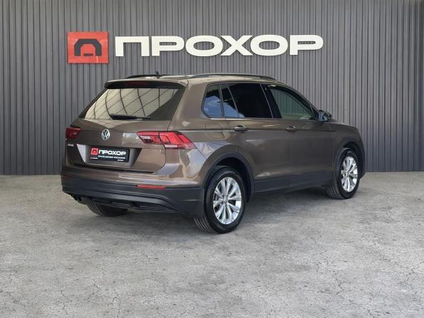 Volkswagen Tiguan II с пробегом 2018 года, цена 1 990 000 рублей, 122814 км, внедорожник, Автокод Объявления