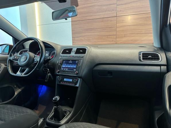 Volkswagen Polo V Рестайлинг с пробегом 2016 года, цена 1 299 900 рублей, 113331 км, седан, Автокод Объявления