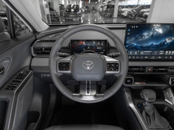 Toyota RAV4 VI (XA60) с пробегом 2025 года, цена 4 050 000 рублей, 18 км, внедорожник, Автокод Объявления