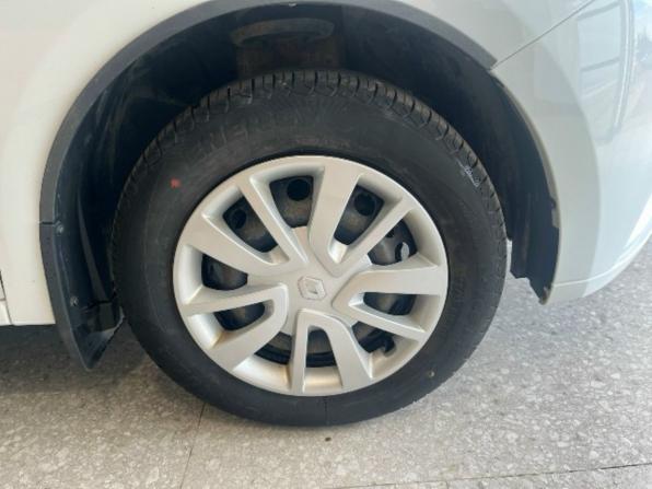 Renault Logan II Рестайлинг с пробегом 2018 года, цена 805 100 рублей, 127007 км, седан, Автокод Объявления