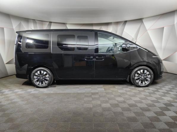 Hyundai Staria I с пробегом 2021 года, цена 5 100 000 рублей, 81405 км, минивэн, Автокод Объявления