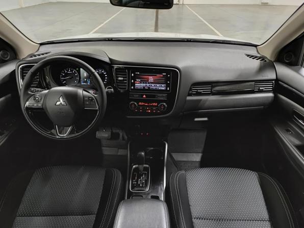 Mitsubishi Outlander III Рестайлинг 3 с пробегом 2019 года, цена 2 150 000 рублей, 92301 км, внедорожник, Автокод Объявления