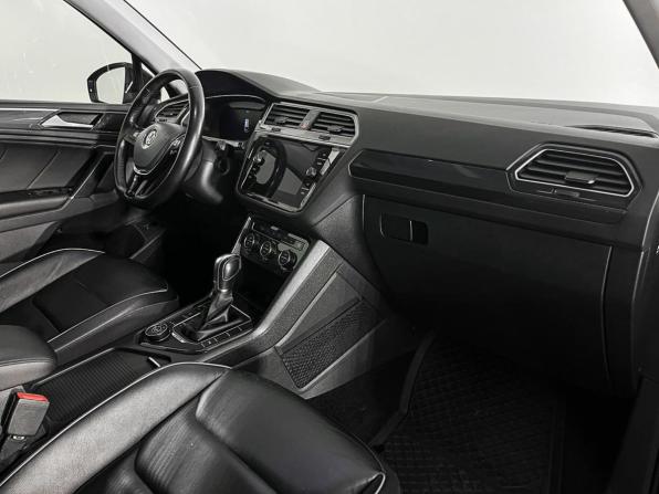 Volkswagen Tiguan II с пробегом 2018 года, цена 2 744 000 рублей, 143172 км, внедорожник, Автокод Объявления