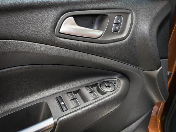 Ford Kuga II Рестайлинг с пробегом 2017 года, цена 1 894 900 рублей, 91000 км, внедорожник, Автокод Объявления