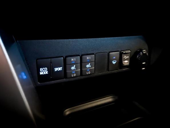Toyota RAV4 IV (XA40) Рестайлинг с пробегом 2015 года, цена 1 790 000 рублей, 165044 км, внедорожник, Автокод Объявления