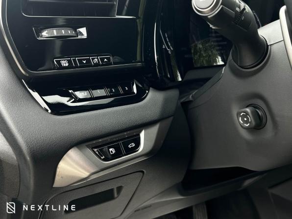 Lexus RX V с пробегом 2023 года, цена 8 390 000 рублей, 44335 км, внедорожник, Автокод Объявления