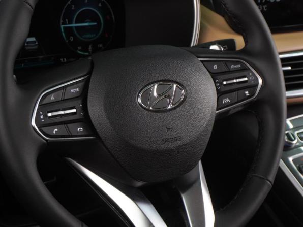 Hyundai Santa Fe IV Рестайлинг с пробегом 2021 года, цена 3 050 000 рублей, 150876 км, внедорожник, Автокод Объявления