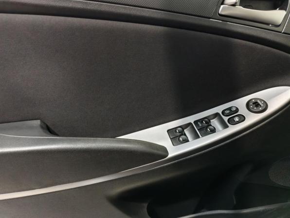 Hyundai Solaris I Рестайлинг с пробегом 2016 года, цена 980 400 рублей, 121116 км, седан, Автокод Объявления