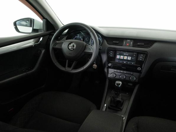 Skoda Octavia III (A7) Рестайлинг с пробегом 2019 года, цена 1 731 000 рублей, 97000 км, лифтбек, Автокод Объявления
