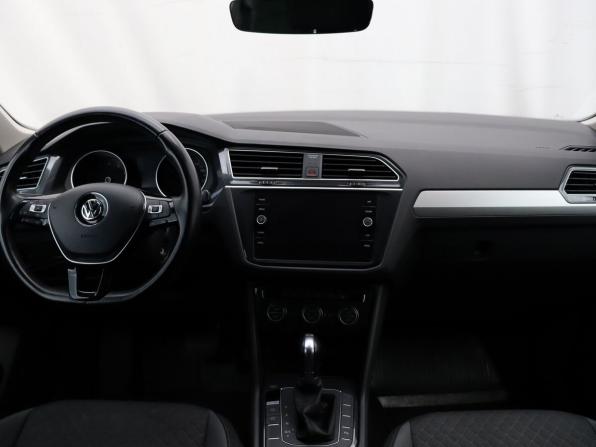 Volkswagen Tiguan II с пробегом 2019 года, цена 1 940 000 рублей, 121460 км, внедорожник, Автокод Объявления