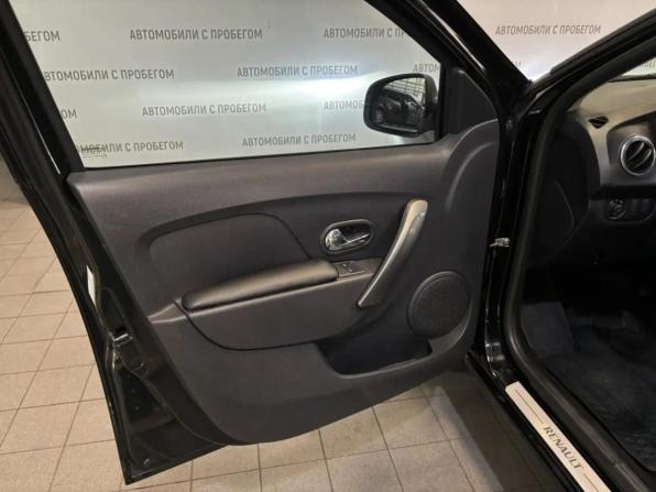 Renault Logan II с пробегом 2017 года, цена 589 000 рублей, 189000 км, седан, Автокод Объявления