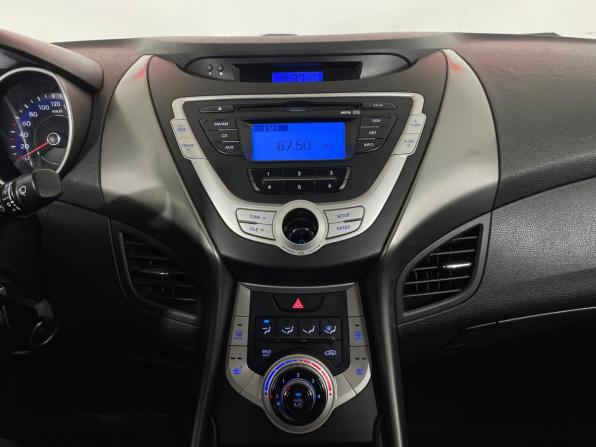 Hyundai Elantra V (MD) с пробегом 2012 года, цена 900 000 рублей, 131000 км, седан, Автокод Объявления