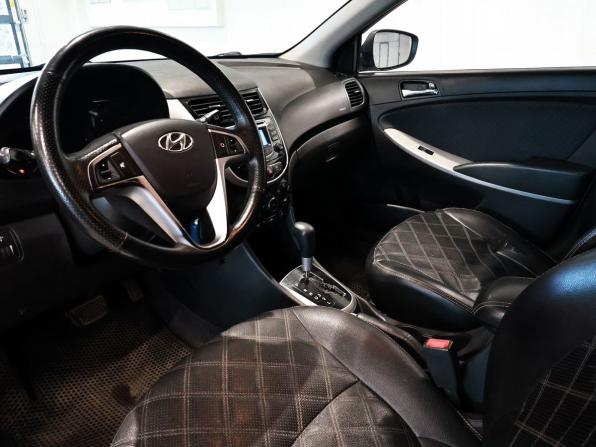 Hyundai Solaris I с пробегом 2011 года, цена 720 000 рублей, 230821 км, хэтчбек, Автокод Объявления