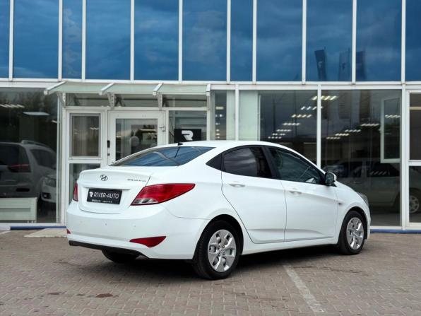 Hyundai Solaris I Рестайлинг с пробегом 2016 года, цена 1 000 000 рублей, 218134 км, седан, Автокод Объявления