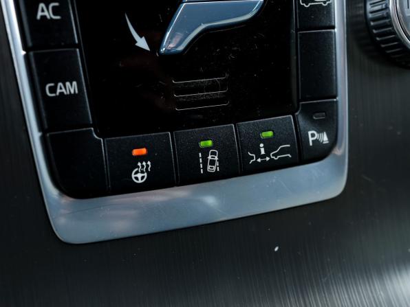 Volvo S60 II Рестайлинг с пробегом 2015 года, цена 1 559 000 рублей, 173380 км, седан, Автокод Объявления