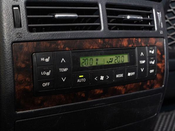 Toyota Land Cruiser 200 Series Рестайлинг 1 с пробегом 2012 года, цена 4 040 000 рублей, 226365 км, внедорожник, Автокод Объявления