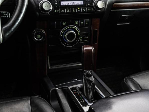 Toyota Land Cruiser Prado 150 Series Рестайлинг 1 с пробегом 2016 года, цена 2 549 000 рублей, 252305 км, внедорожник, Автокод Объявления