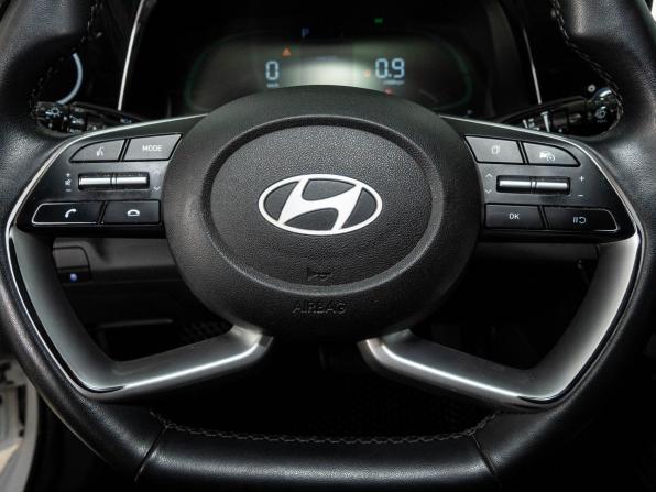 Hyundai Elantra VII (CN7) Рестайлинг с пробегом 2023 года, цена 1 750 000 рублей, 70100 км, седан, Автокод Объявления