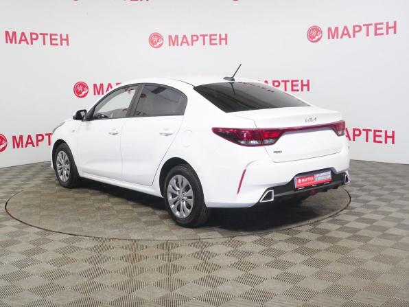 Kia Rio IV Рестайлинг с пробегом 2021 года, цена 1 645 000 рублей, 99967 км, седан, Автокод Объявления