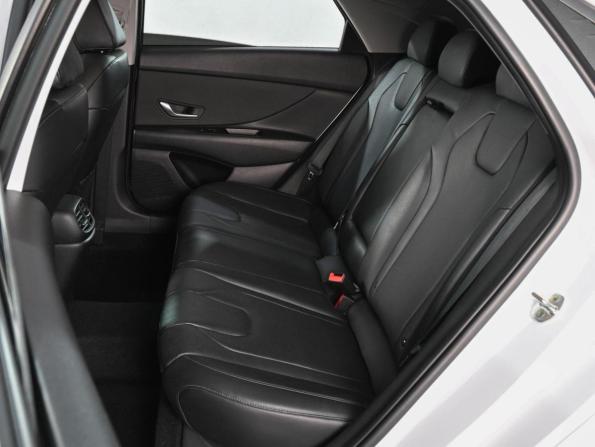 Hyundai Elantra VII (CN7) с пробегом 2022 года, цена 2 499 000 рублей, 38593 км, седан, Автокод Объявления