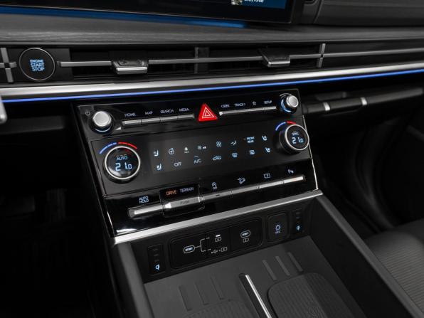 Hyundai Santa Fe V (MX5) с пробегом 2025 года, цена 5 140 000 рублей, 22717 км, внедорожник, Автокод Объявления