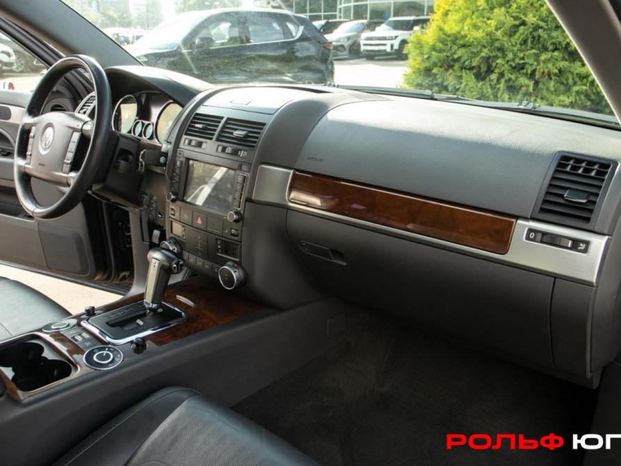 Volkswagen Touareg I Рестайлинг Москва  - изображение 18