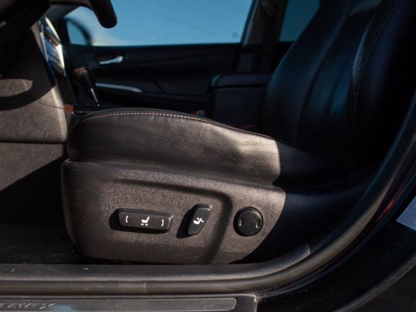 Toyota Camry VII (XV50) Рестайлинг с пробегом 2014 года, цена 1 885 000 рублей, 182239 км, седан, Автокод Объявления