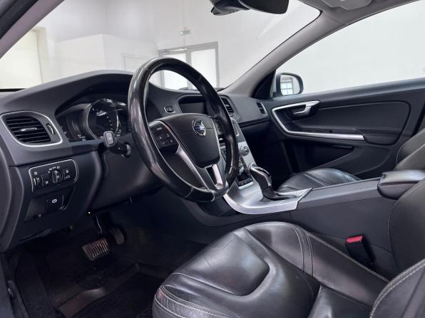 Volvo S60 II Рестайлинг с пробегом 2016 года, цена 1 300 000 рублей, 224229 км, седан, Автокод Объявления