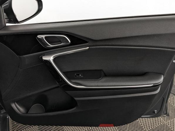 Kia Ceed III с пробегом 2019 года, цена 1 550 000 рублей, 108871 км, универсал, Автокод Объявления