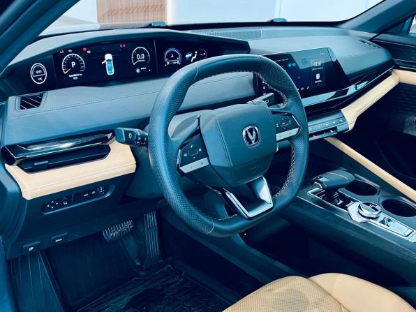 Changan UNI-V I с пробегом 2022 года, цена 1 800 000 рублей, 86000 км, лифтбек, Автокод Объявления