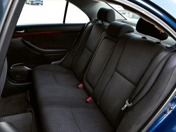 Toyota Avensis II с пробегом 2005 года, цена 749 000 рублей, 350229 км, лифтбек, Автокод Объявления