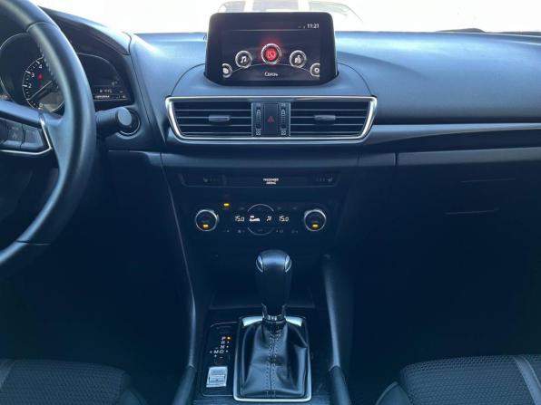 Mazda 3 III (BM) Рестайлинг с пробегом 2019 года, цена 1 640 000 рублей, 95069 км, седан, Автокод Объявления