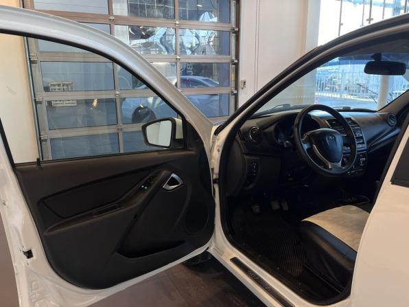 Lada (ВАЗ) Granta I Рестайлинг с пробегом 2022 года, цена 568 000 рублей, 167767 км, седан, Автокод Объявления