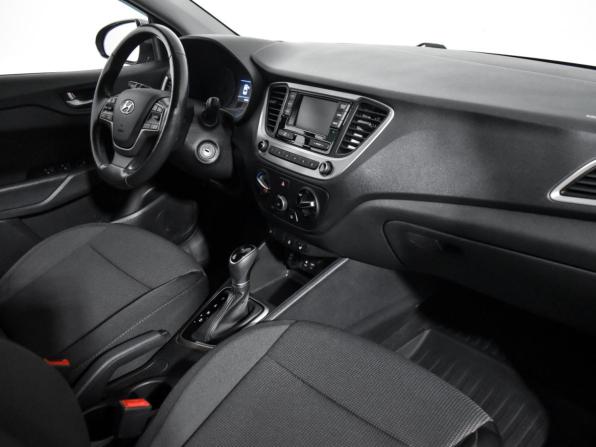 Hyundai Solaris II с пробегом 2018 года, цена 1 499 000 рублей, 40994 км, седан, Автокод Объявления