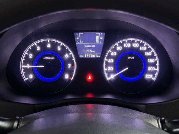 Hyundai Solaris I с пробегом 2012 года, цена 695 000 рублей, 176765 км, хэтчбек, Автокод Объявления