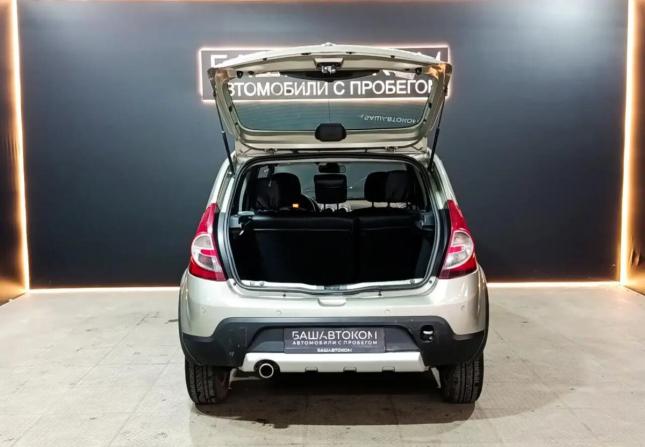Renault Sandero I с пробегом 2014 года, цена 599 000 рублей, 216658 км, хэтчбек, Автокод Объявления