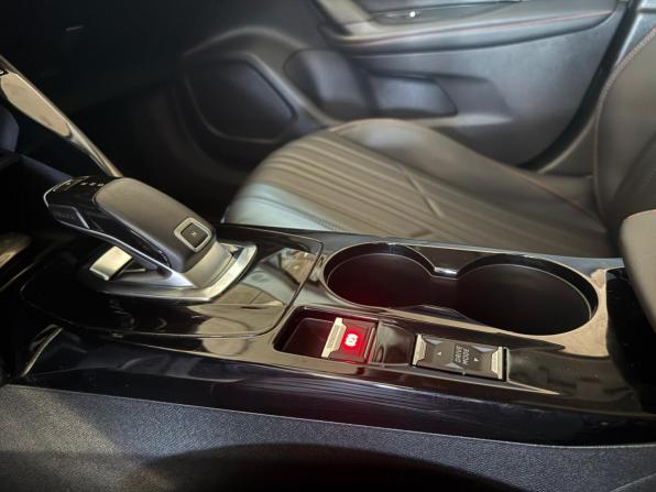 Peugeot 2008 II с пробегом 2021 года, цена 1 999 000 рублей, 9678 км, внедорожник, Автокод Объявления