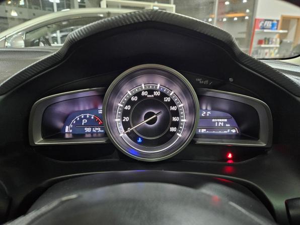 Mazda Axela III с пробегом 2014 года, цена 1 450 000 рублей, 98129 км, седан, Автокод Объявления