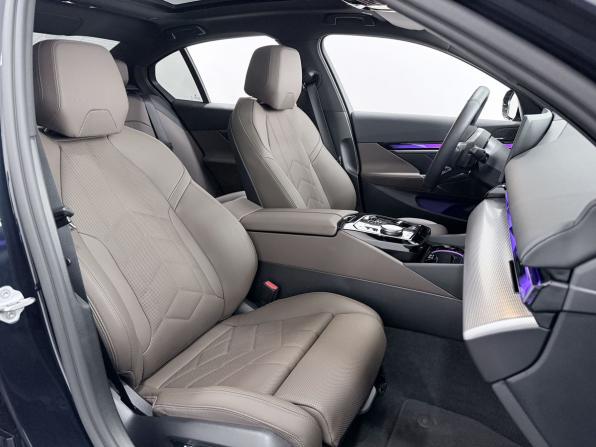 BMW 5 серии VIII (G60/G61/G68) с пробегом 2025 года, цена 8 270 000 рублей, 10379 км, седан, Автокод Объявления