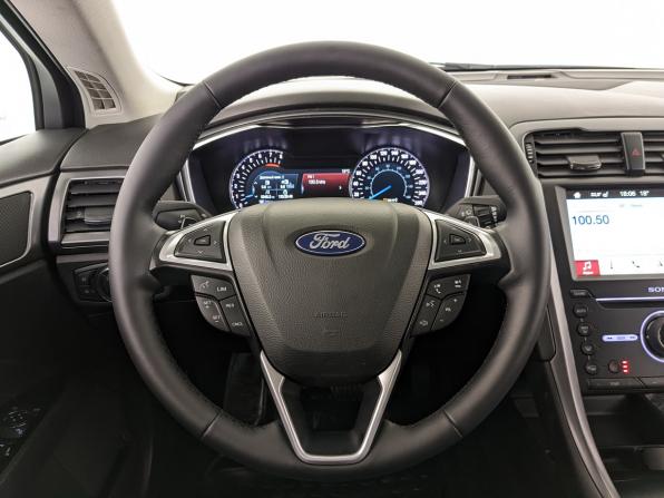 Ford Mondeo V с пробегом 2018 года, цена 1 980 000 рублей, 116815 км, седан, Автокод Объявления