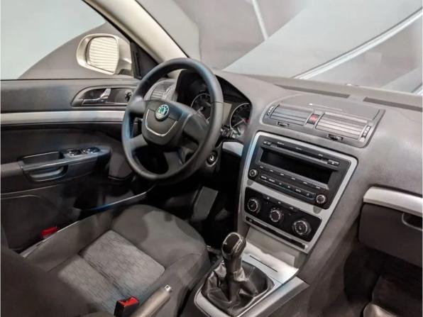 Skoda Octavia II (A5) Рестайлинг с пробегом 2011 года, цена 545 000 рублей, 300000 км, универсал, Автокод Объявления