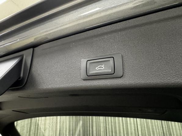 Audi A4 V (B9) с пробегом 2019 года, цена 2 600 000 рублей, 119365 км, универсал, Автокод Объявления